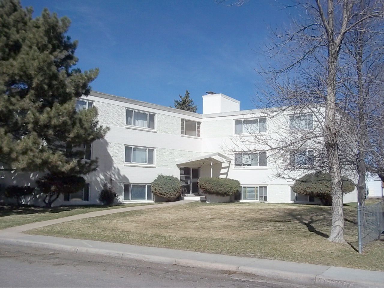 Cheyenne Apartment: 2900 E Twelfth St.