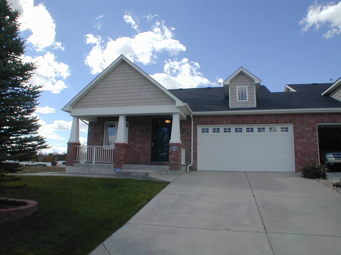 Cheyenne House: 400 Sterling Drive