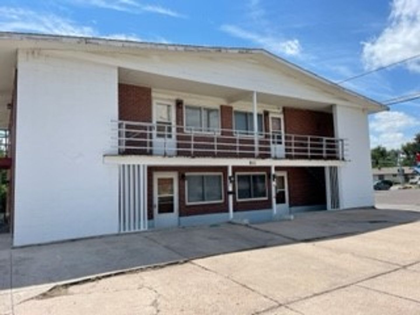Cheyenne Apartment: 811 W Thirty-First St