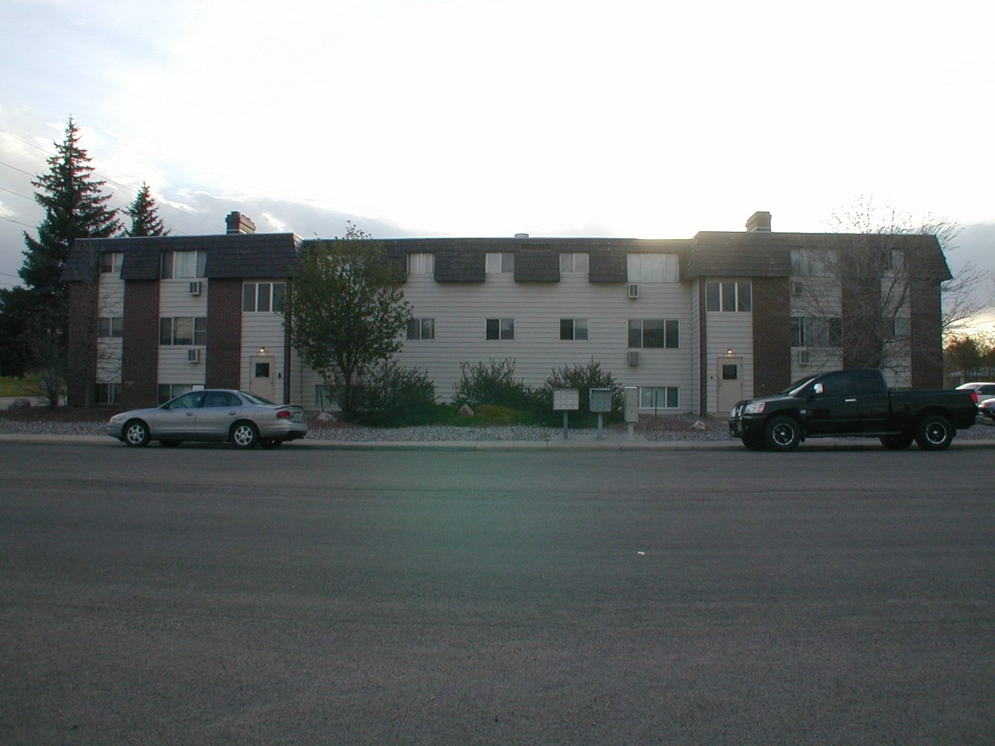 Cheyenne Apartment: 4600-01-11-12 Hilltop Ave.