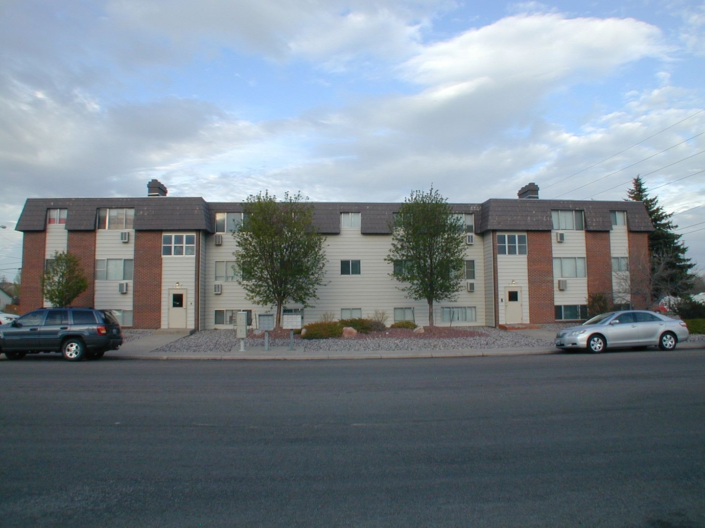 Cheyenne Apartment: 4600-01-11-12 Hilltop Ave.