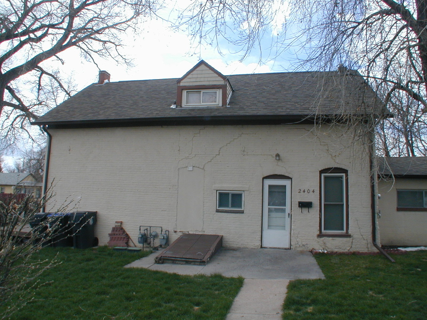 Cheyenne Apartment: 2404 O'Neil Ave & 604 W 24 St
