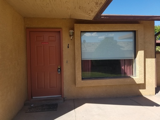 3 Bed/2 Bath End Unit – photo 1