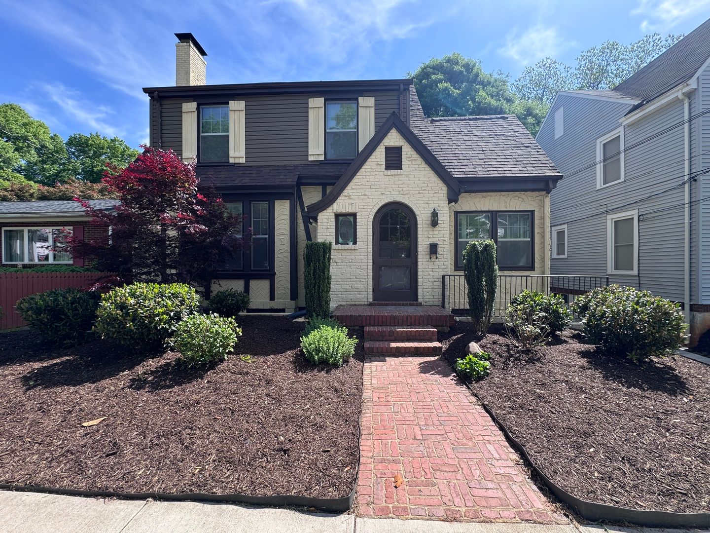 Danville House: 199 Marshall Terrace