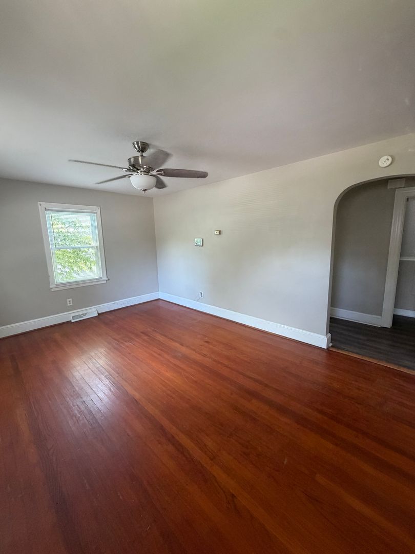 Danville House: 202 Motley Ave.