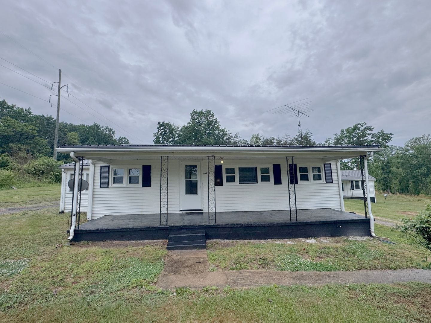 Chatham House: 18833 U.S. Hwy 29
