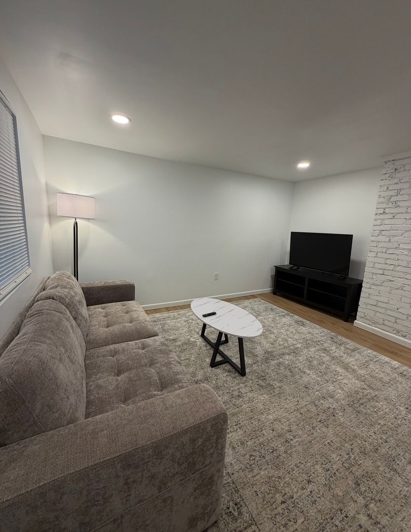 Danville Apartment: 308 Hughes St.