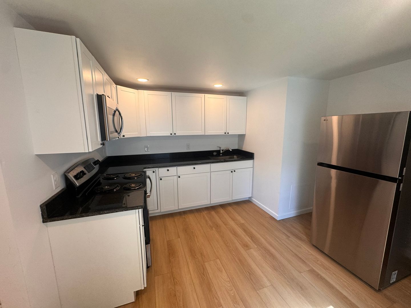 Danville Apartment: 304 Hughes St.