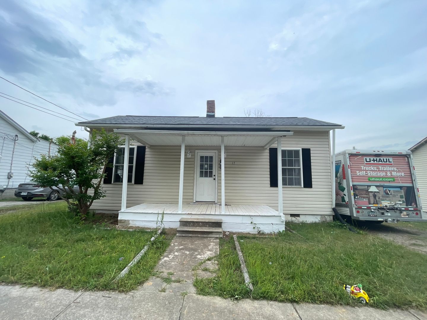 Danville House: 17 Laurel Avenue