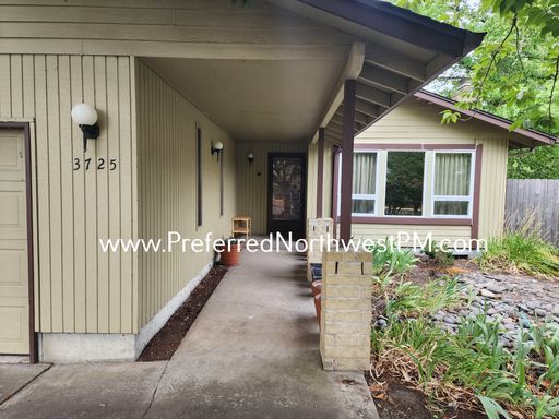 Beautiful 3 Bedroom Home off Garden Way – photo 1