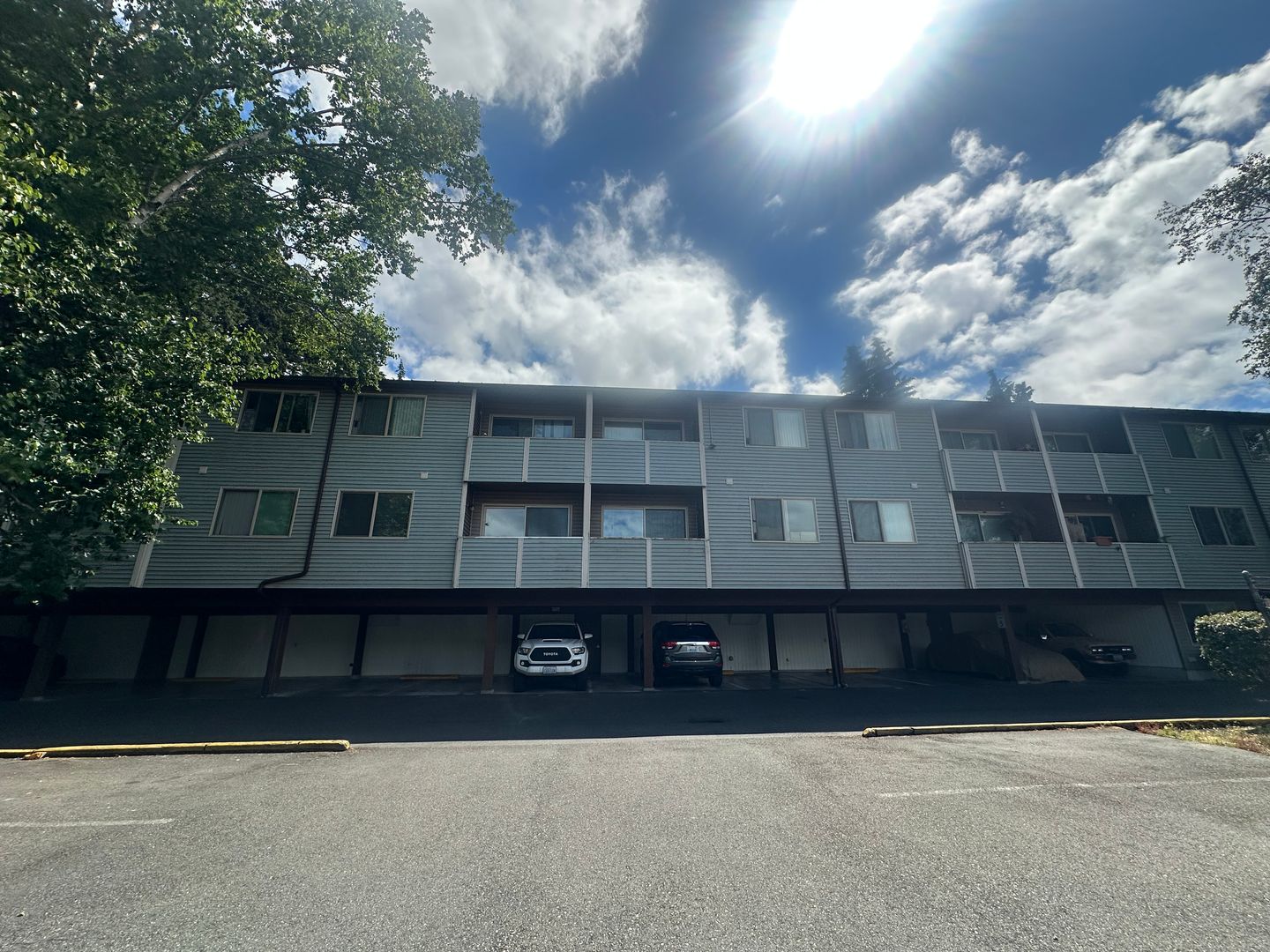 Everett Apartment: 5631 Highway PL