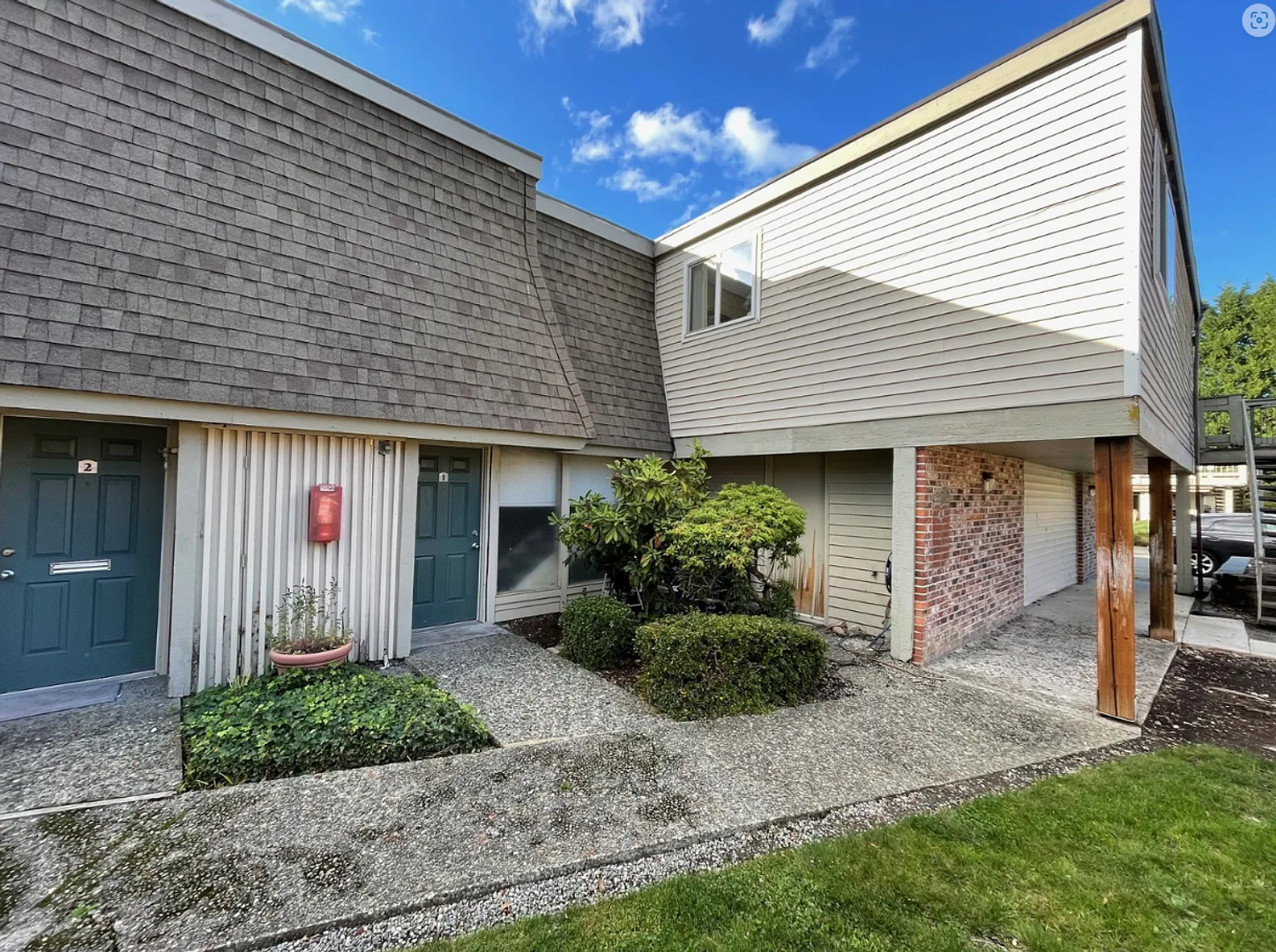 Bellevue Apartment: 14321 NE 7th PL