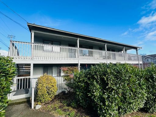 2 Bedroom 1 Bath Unit in Everett! – photo 1