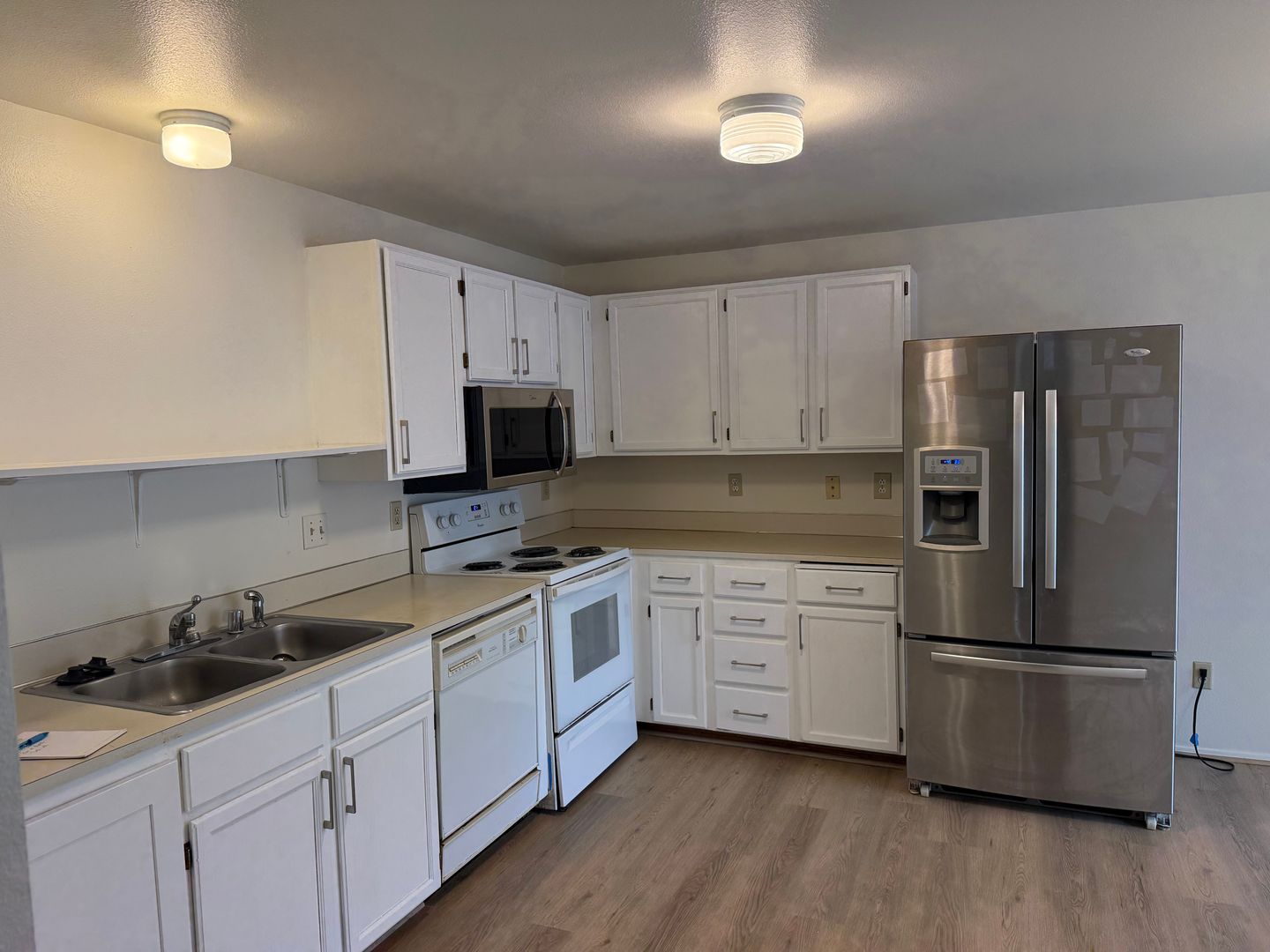 Everett Apartment: 8716 8th Ave W