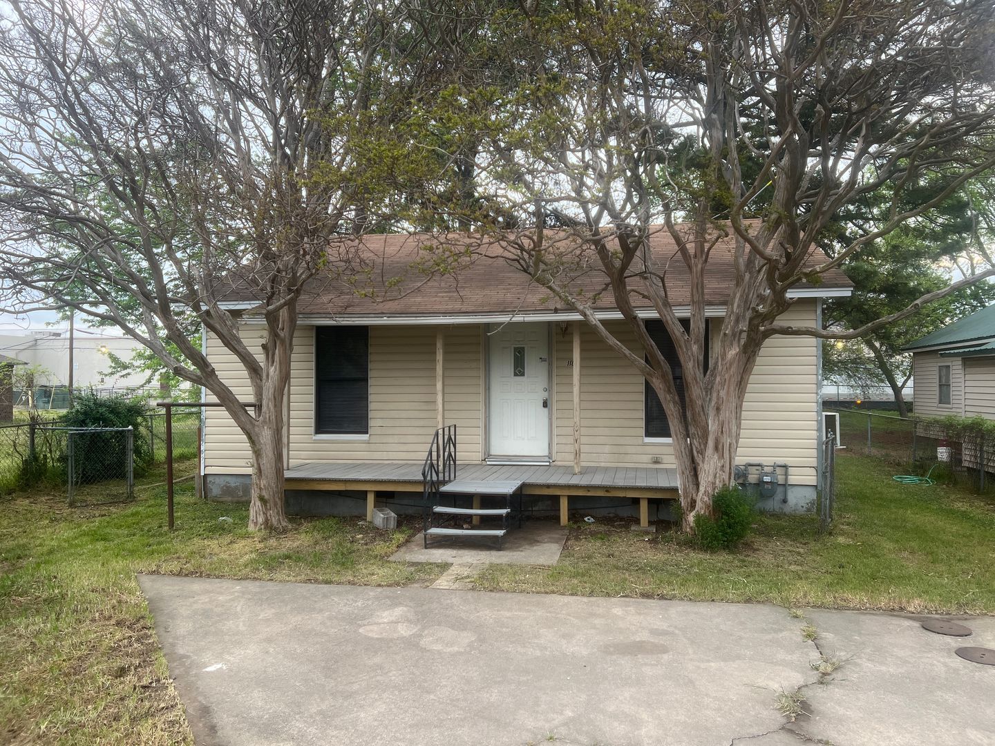 Conway House: 1107 Gum St