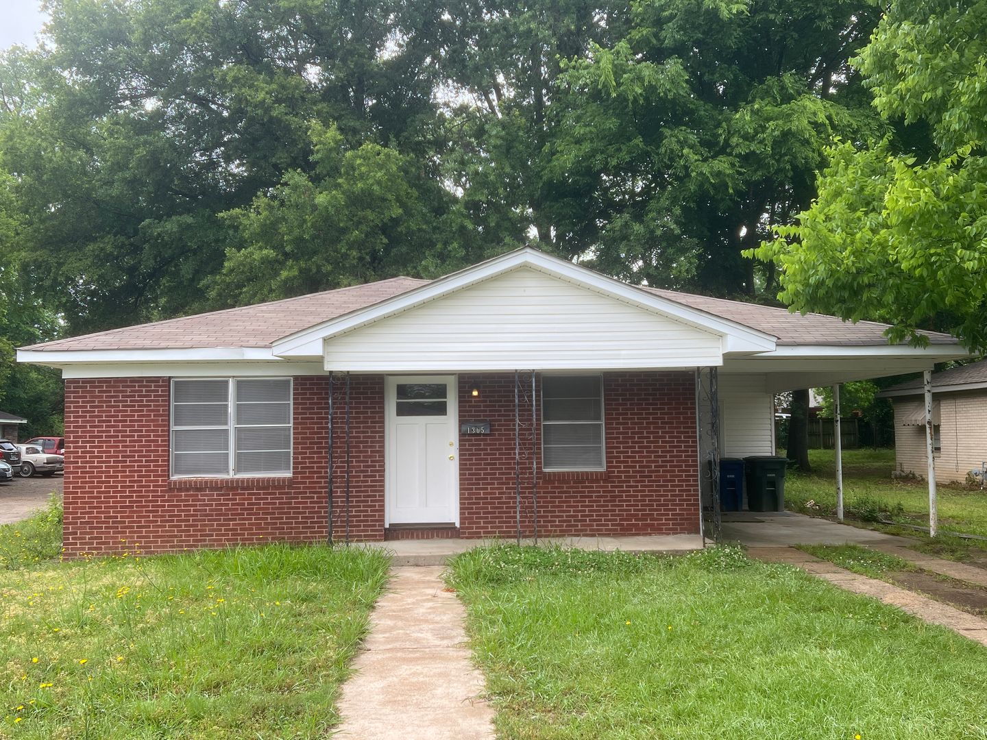 Conway House: 1305 Clifton St