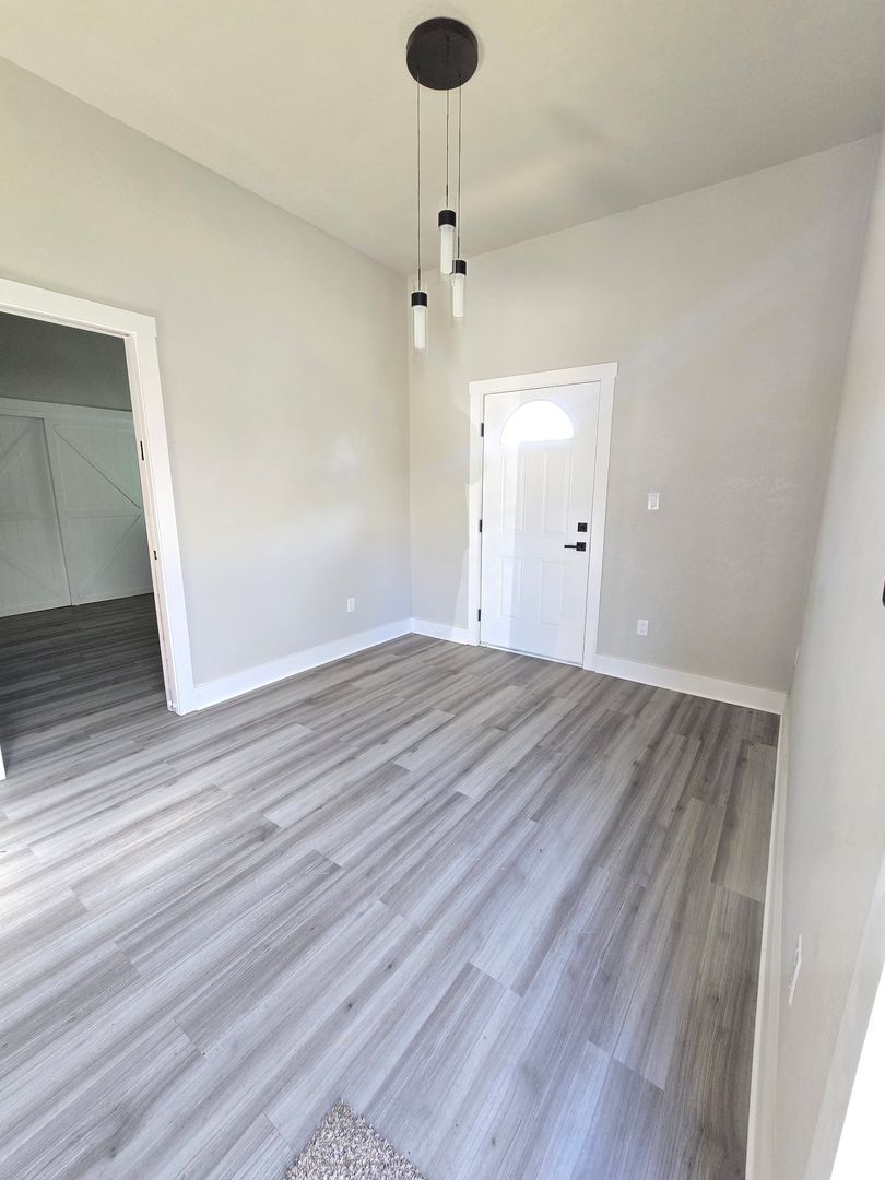 Hot Springs Apartment: 2162 Airport Rd  - Unit A