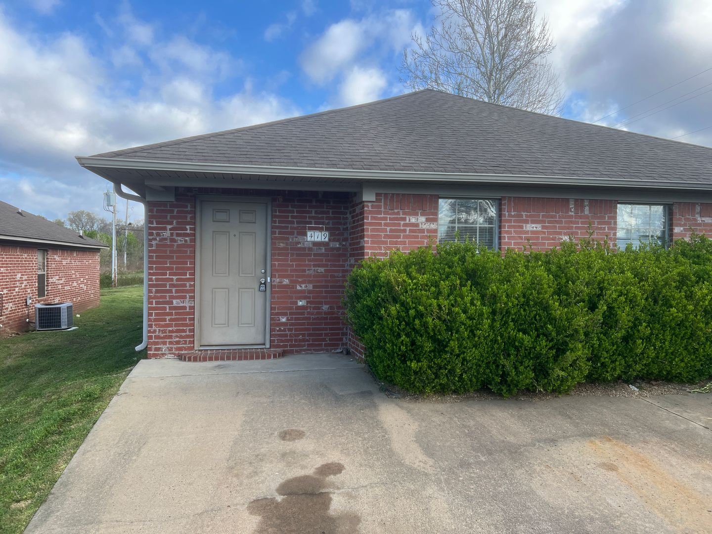 Conway Apartment: 419-421 Middle Rd  - 419