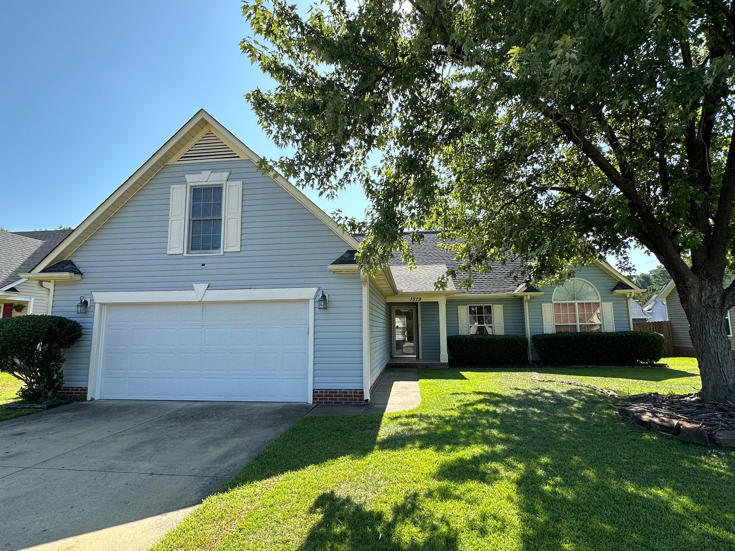 Fayetteville House: 1519 Pinebrook Dr.