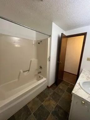 Simple ground floor 1 BR apartment in Charles City IA