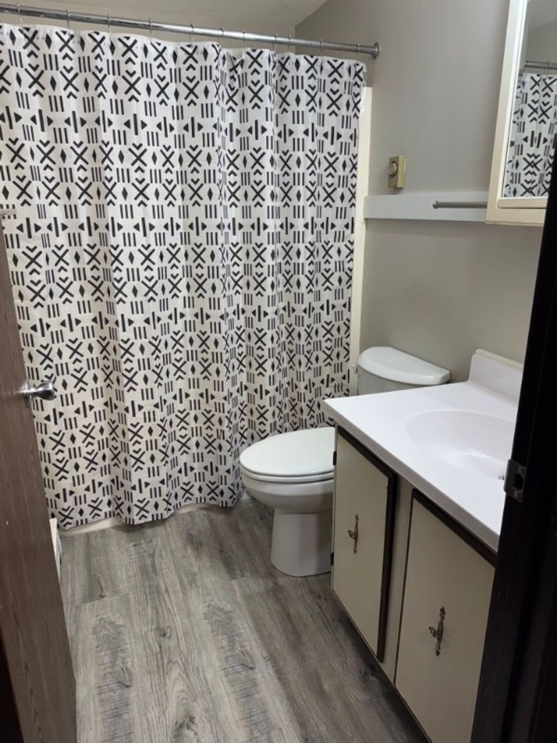 Cascade Apartment: 405 3rd Ave SW - Unit 2