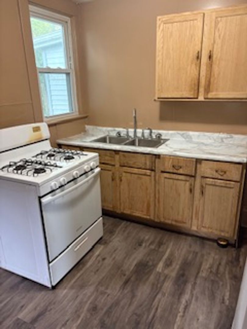 Waterloo Apartment: 43 Mulberry St