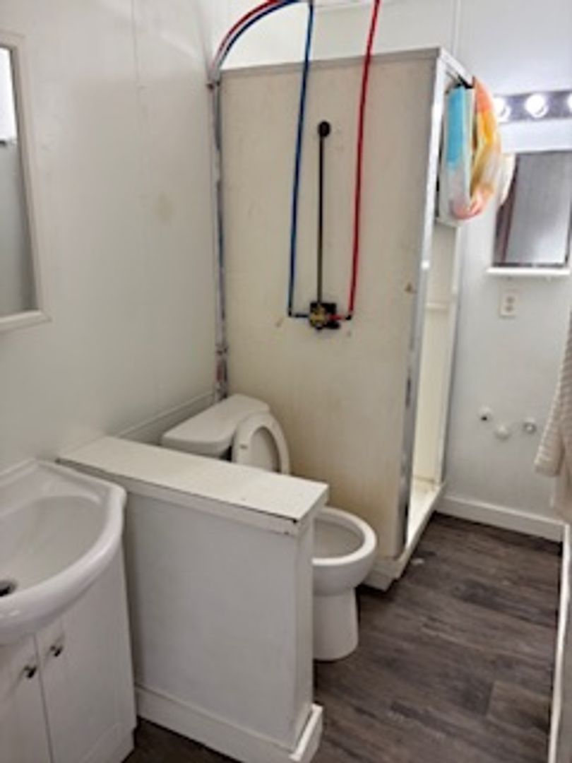 Waterloo Apartment: 5050 Texas - Apt 2