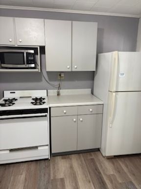 Upstairs -1 BR includes utilities, washer & dryer