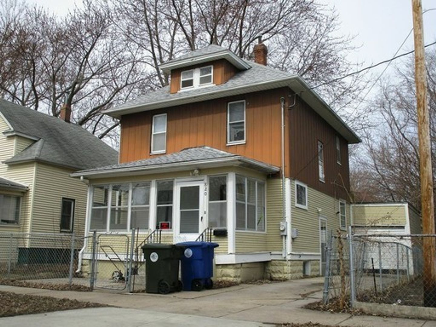 WATERLOO House: 820 W Mullan Ave