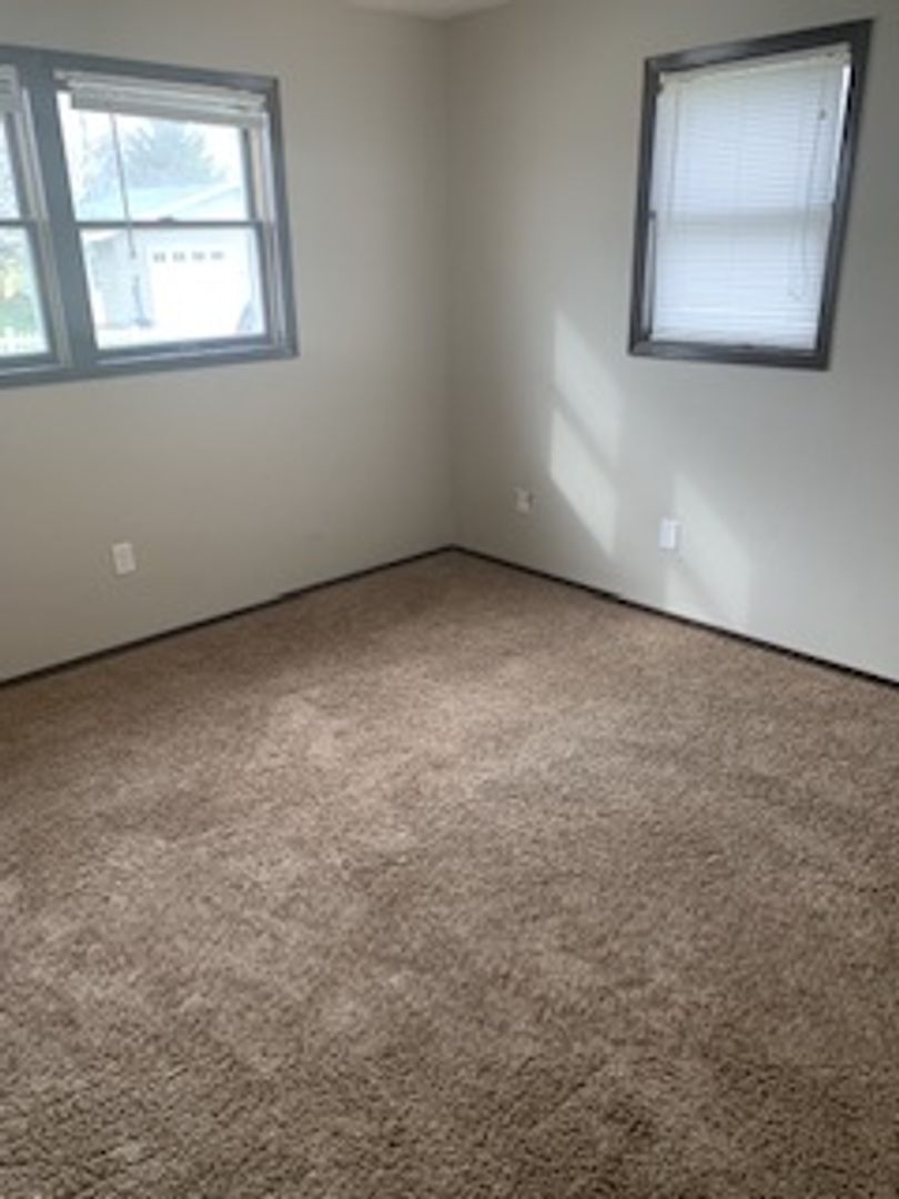 Cascade Apartment: 409 3rd Ave SW - Unit 2