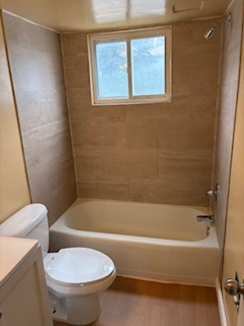 Waterloo Apartment: 225 Miriam - Unit D