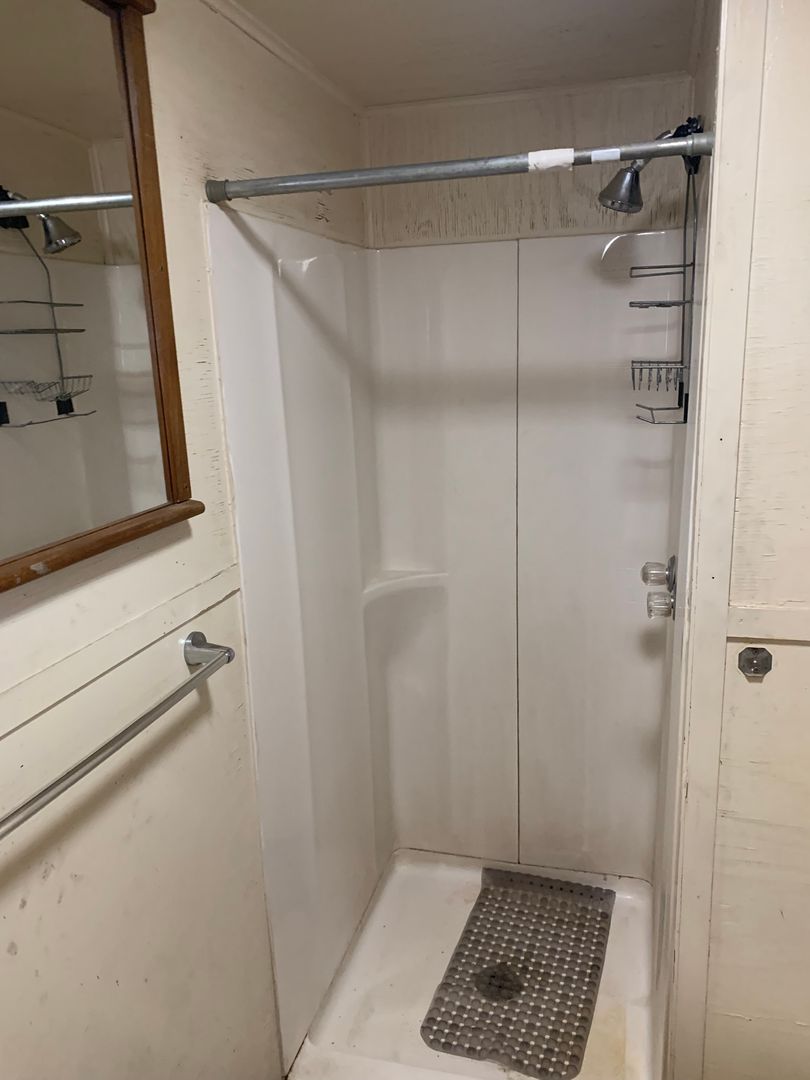 Waterloo Apartment: 3961 Logan Ave - Apt 12