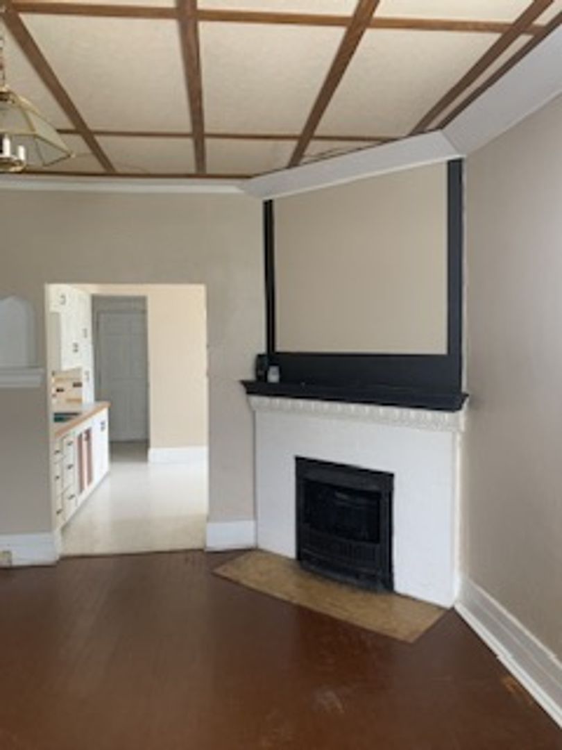 Waterloo Apartment: 117 Lafayette Street