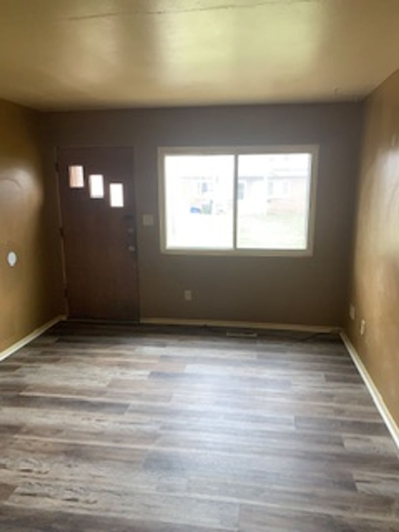 Waterloo Apartment: 225 Miriam - Unit A