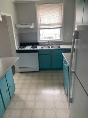 S8 Friendly 2BR - 1 BA