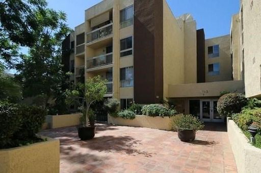 1 Bedroom, 1 Bathroom North Hollywood Condominium for Lease! – photo 1