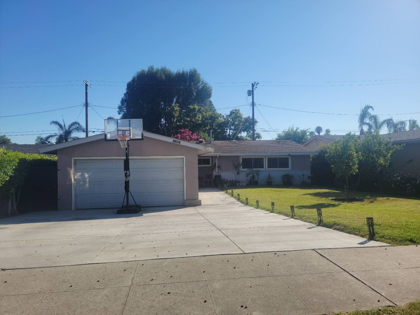 Granada Hills House: 11427 Stranwood Avenue