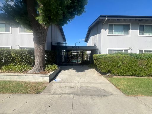 Beautiful 2 Bedroom, 1 Bathroom, Upper Unit, Valley Glen Condominium for Lease! – photo 1