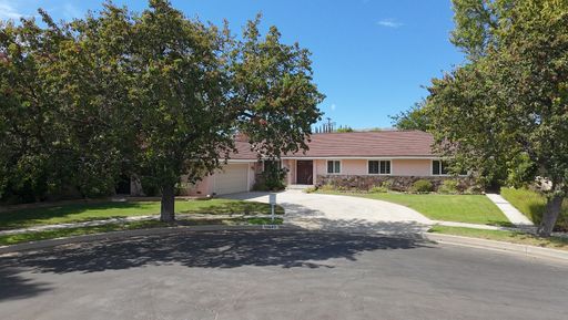 For Lease! Spacious 4 Bedroom, 2 1/2 Bathroom, Northridge Home! Ready for Move-In! – photo 1