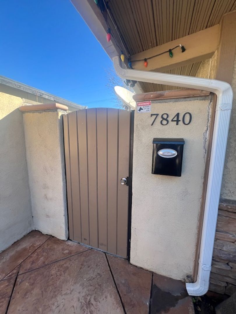 Reseda House: 7840 Aura Avenue