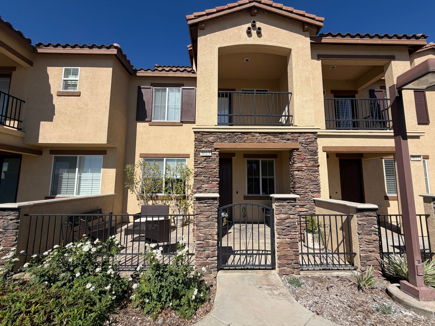 Rancho Cucamonga Townhome: 8013 City View Place