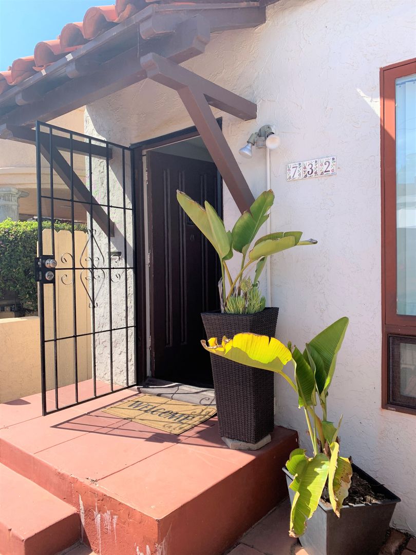 San Diego Apartment: 732-734 Zanzibar Court