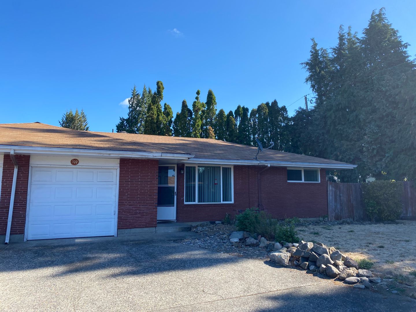 Vancouver Apartment: 115 N. GARRISON RD.