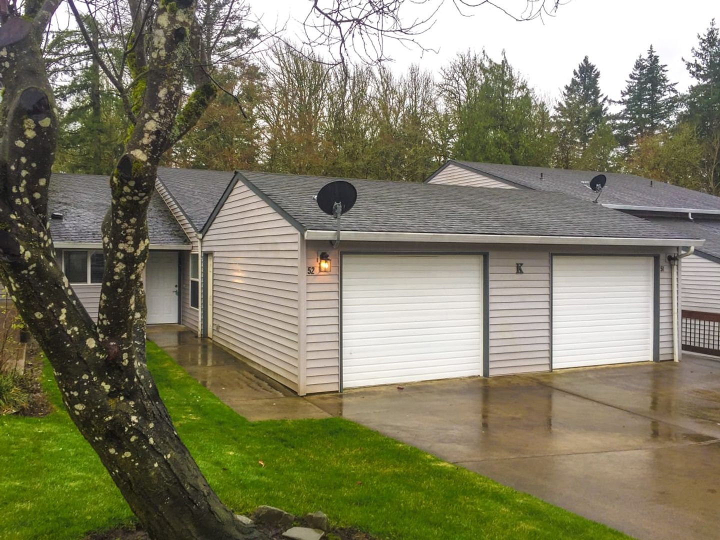 Ridgefield Apartment: 2019 NE 179th St