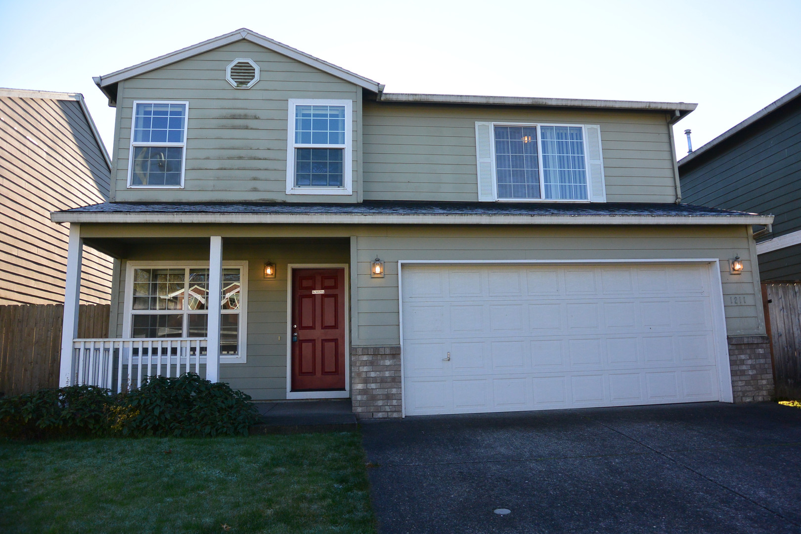 Ridgefield House: 1211 NE 168th St
