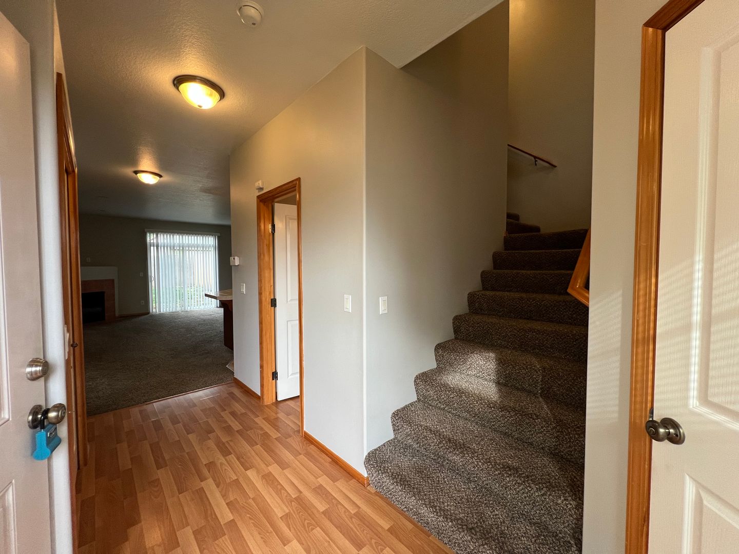 Camas Apartment: 745 / 747 SE Tampa St.