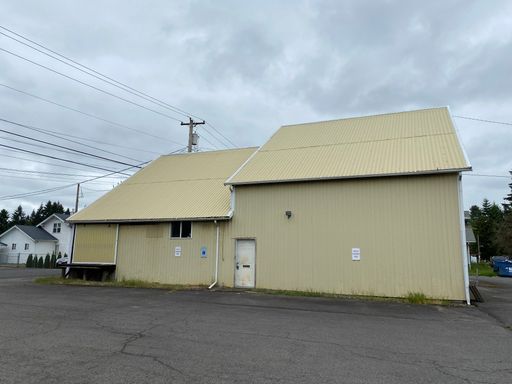 Great Light Industrial Space in Brush Prairie for Lease w/ Offices & Warehouse
