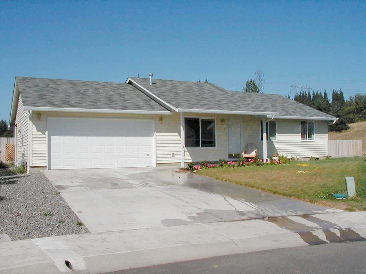 Vancouver House: 7415 NE 64th Circle