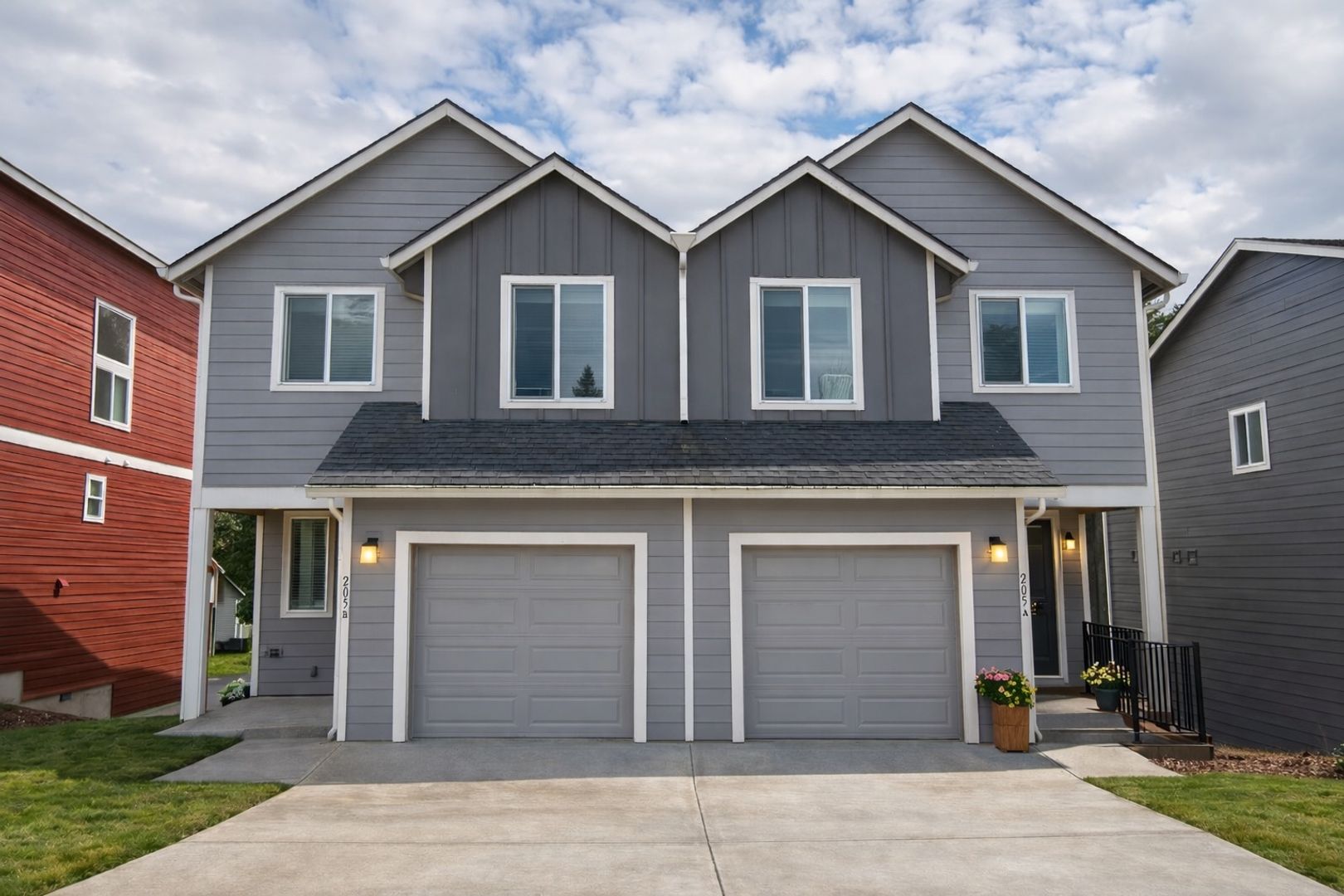 Kalama Apartment: 205 Cloverdale Rd