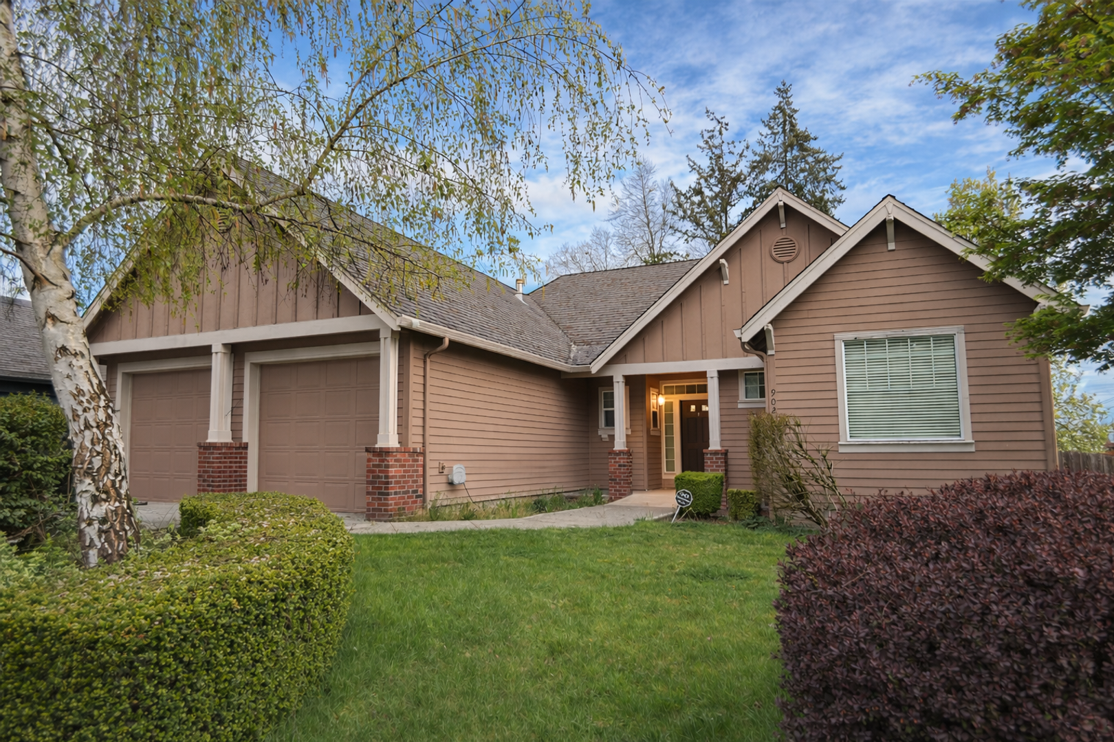 Vancouver House: 902 NW 96th Cir.